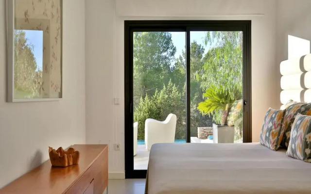 Villa With Outdoor Area