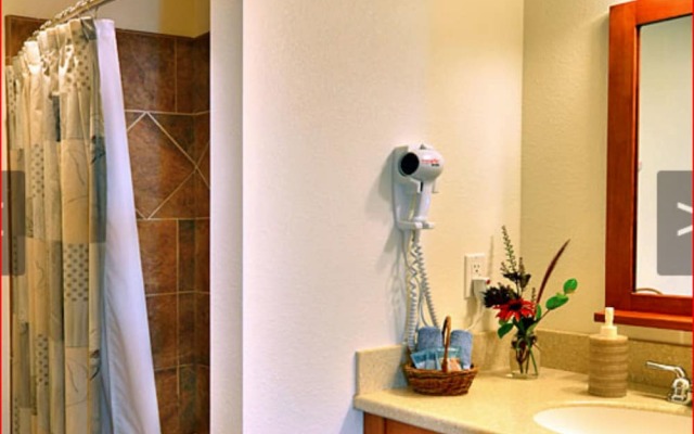 Bent Creek Lodge Bed & Breakfast