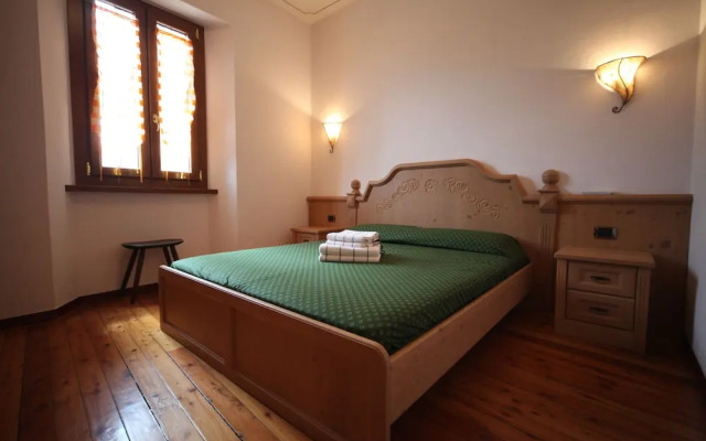 Azalea & Glicine House