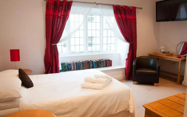 Huckleberrys Bar and Grill