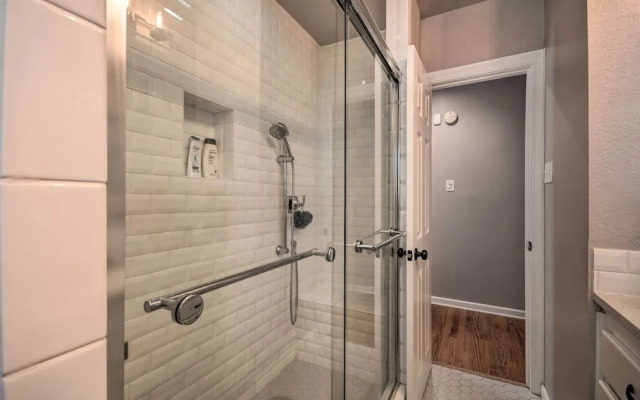 Stylish Home - Walk to Texas Tech University!