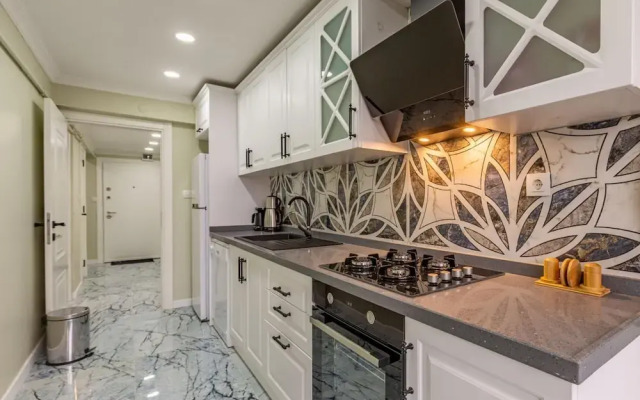 Stylish Flat Near Public Transportation in Maltepe