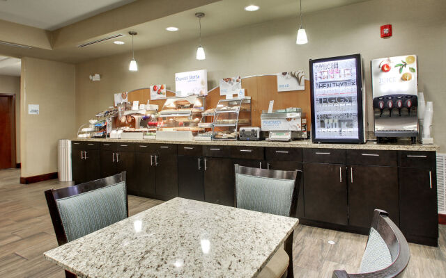 Holiday Inn Express Hotel & Suites Natchez South by IHG