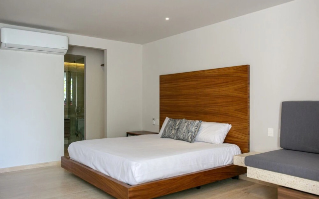 Kaab by the Beach. Condo with roofpool