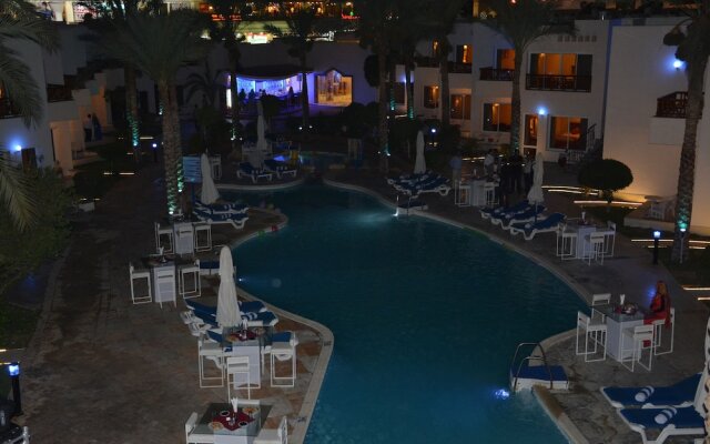 Magic Stay at Le Mirage Hotel