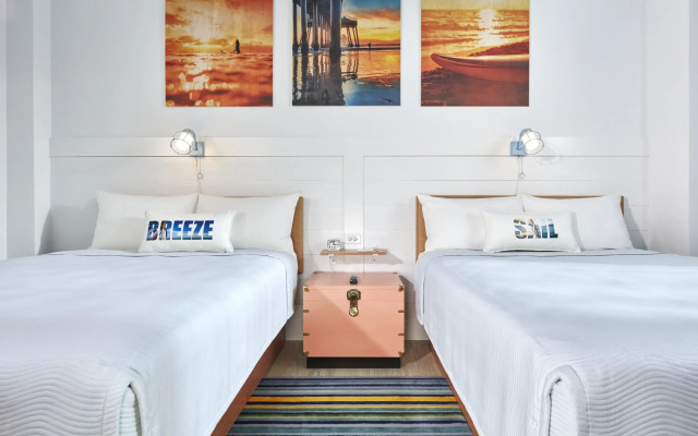 Universal's Endless Summer Resort - Dockside Inn and Suites