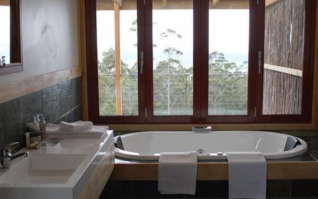 Woodbridge Hill Hideaway