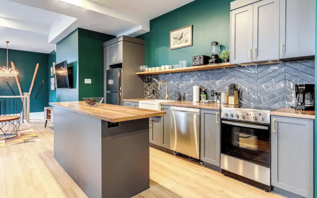 Majestic 3-Bedroom Designer Apartment