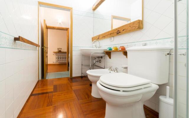 Santa Maria Novella 6 sleeps near the central station