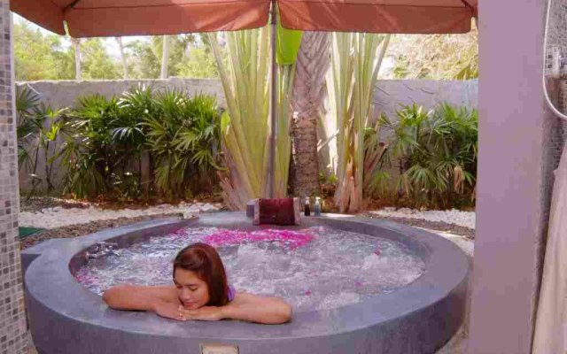 Twin Lotus Resort and Spa - Adults Only