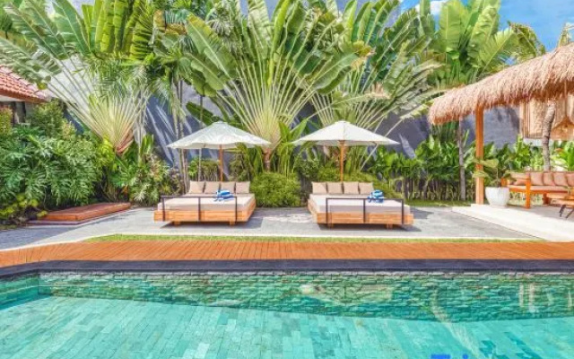 Villa Belize - Lush 4BDR villa, rooftop terrace – Pool – Tibubeneng