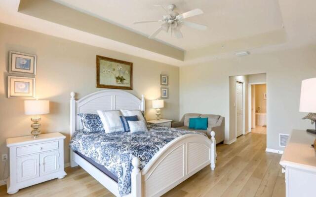 206 Harborview Grande