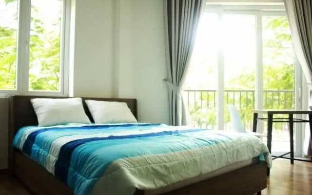 Spring Light Apartment