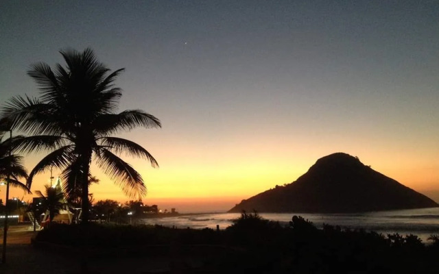 Longboard Paradise Suites