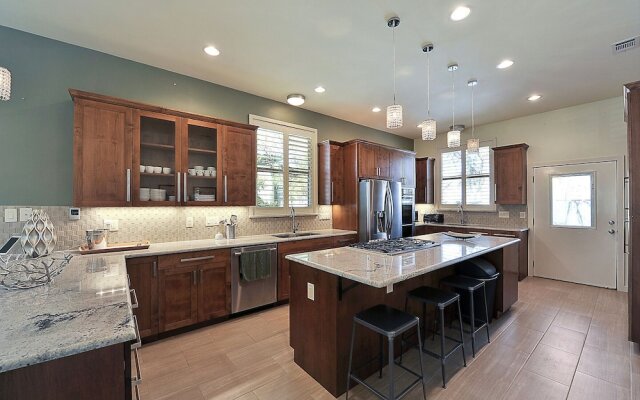 Stylish 3BR in Austin by RedAwning