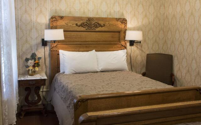 Fairweather Inn