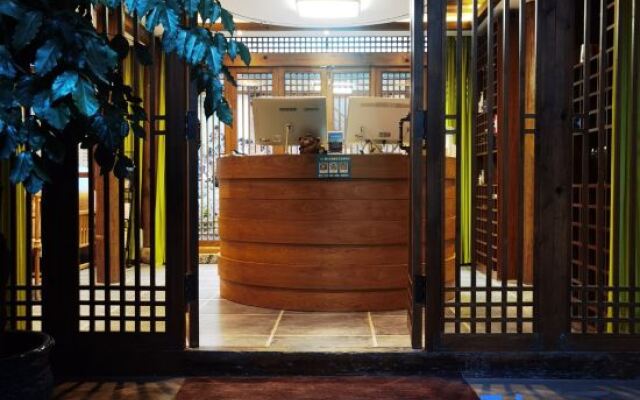 Huazizai Garden Inn