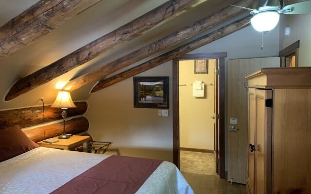 Historic Tamarack Lodge and Cabins