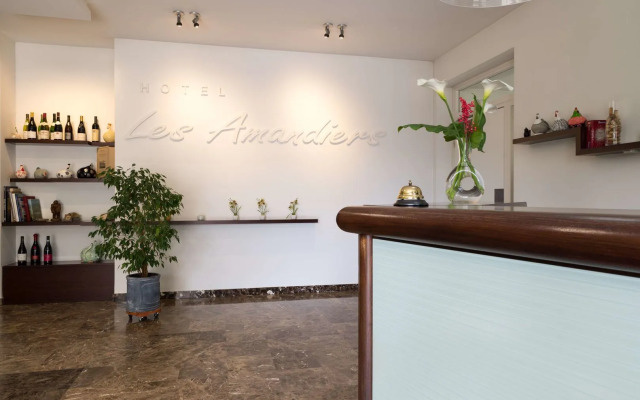 Hôtel Les Amandiers