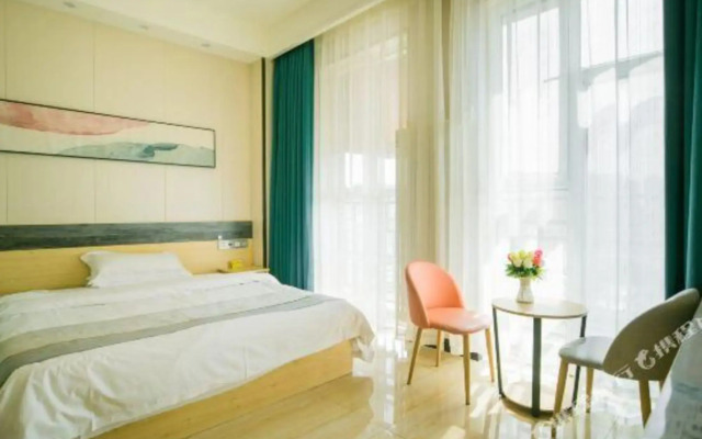 Karamay helan theme hotel