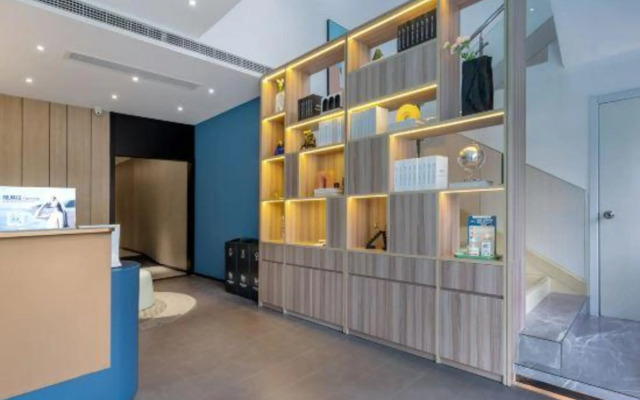100 Inn (Shangha Jingansi  Changshou Road subway station store)