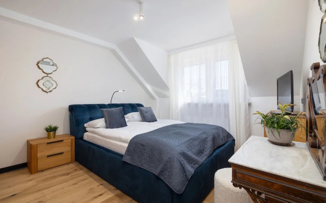 Apartment Kazimierz + Parking by Renters