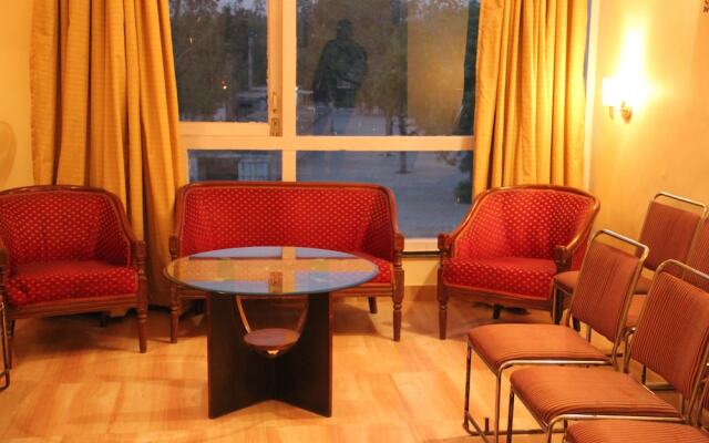 Hotel Doves Inn