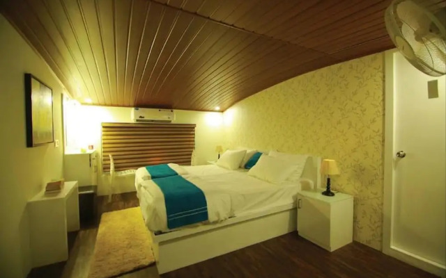 Indiavacationz Houseboat