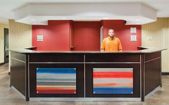 La Quinta Inn & Suites by Wyndham Warner Robins - Robins AFB