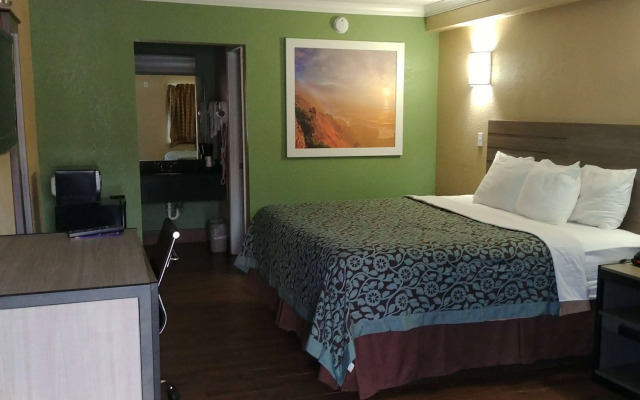 Days Inn by Wyndham Houston East