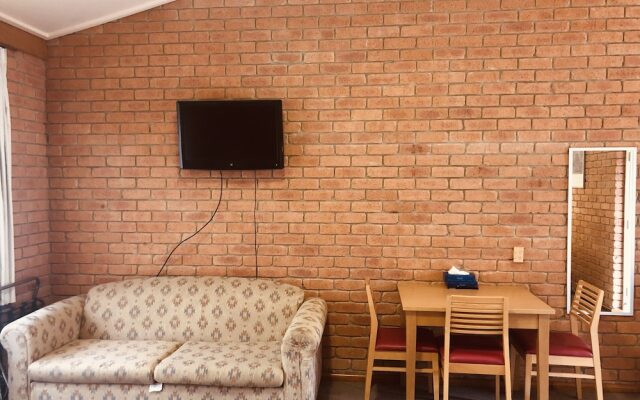 Comfort Inn Main Lead