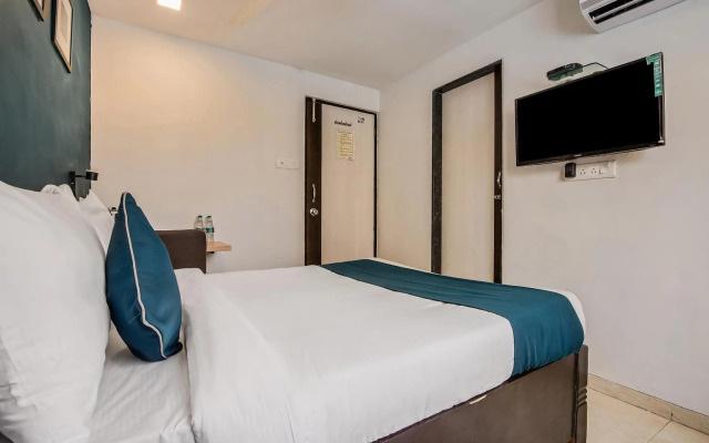 OYO SilverKey 76611 Nirsukh Palace