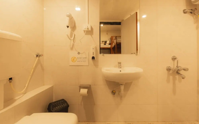 Locomo Hostel OG - Stay Work Eat