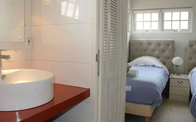 Sea View Villa by the Mambo Beach with Private Pool