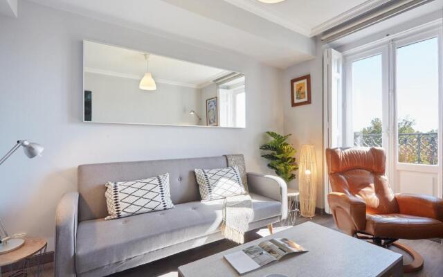 LEEWAYS APARTMENT VII in ALCALÁ 99