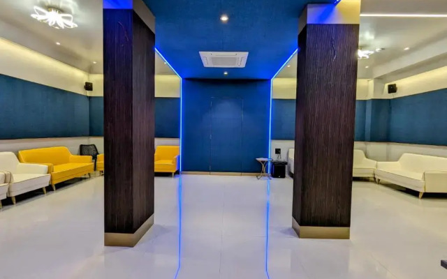 Hotel Red Chillee Restro