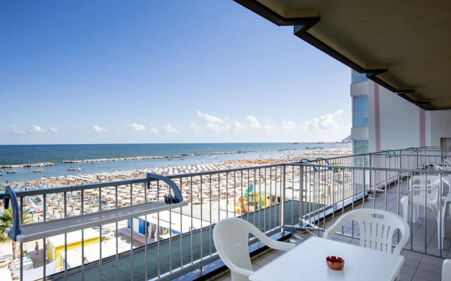 Hotel Caravelle