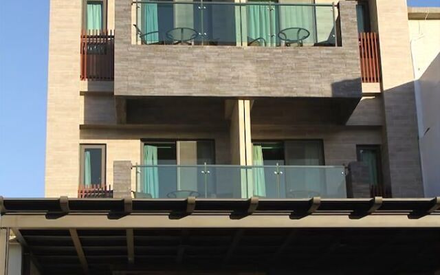 Emilia Resort I