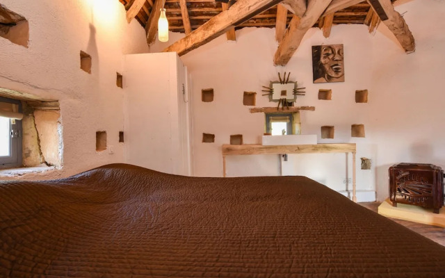 Cozy Holiday Home in Saint-Germain-de-Belves with Garden