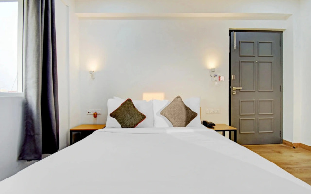 The Royal Retreat by OYO Rooms