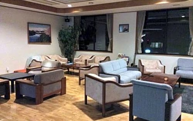 Refre Hotel