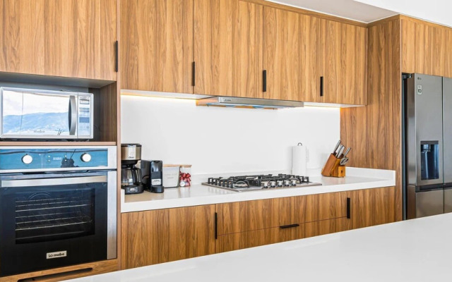 3BR with Private Pool on the Ocean