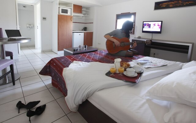 Adonis Carcassonne Résidence la Barbacane