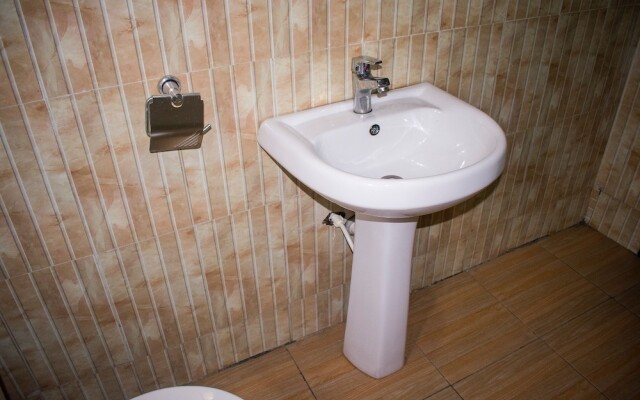 Impex Edge Hotel And Suites