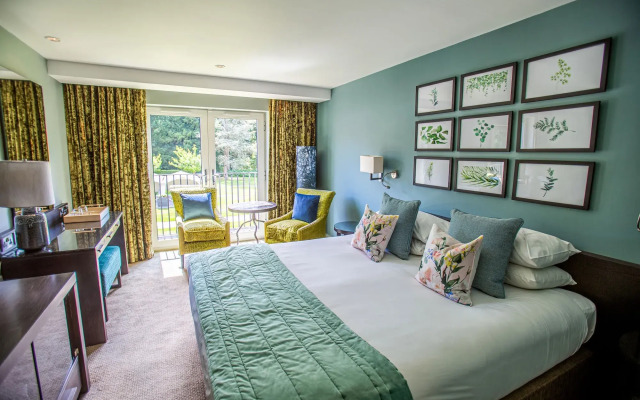 Hogarths Hotel