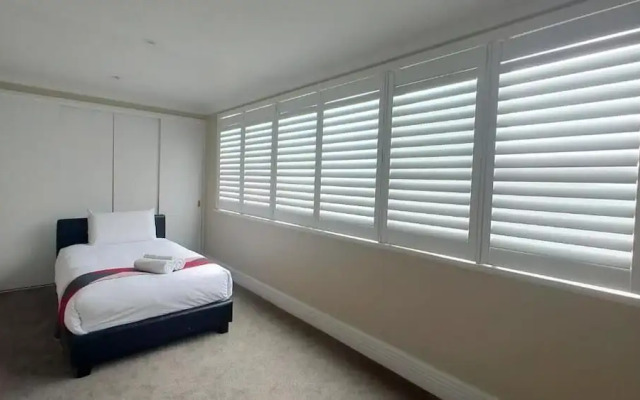 3min to beach 4 bedroom villa