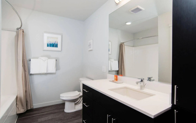 Pelicanstay in Stadium District