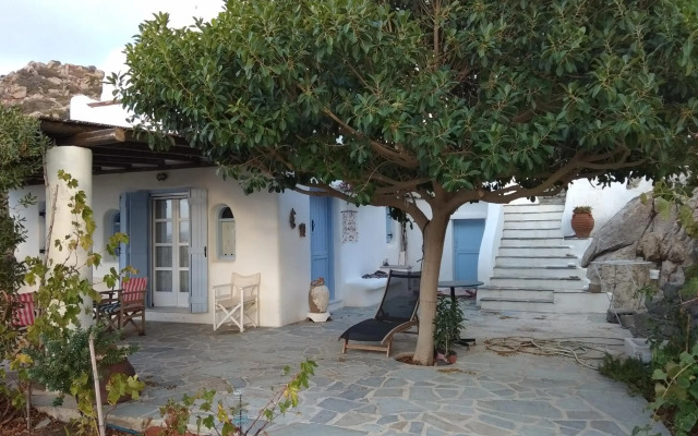 Poseidon Hotel (JNX)