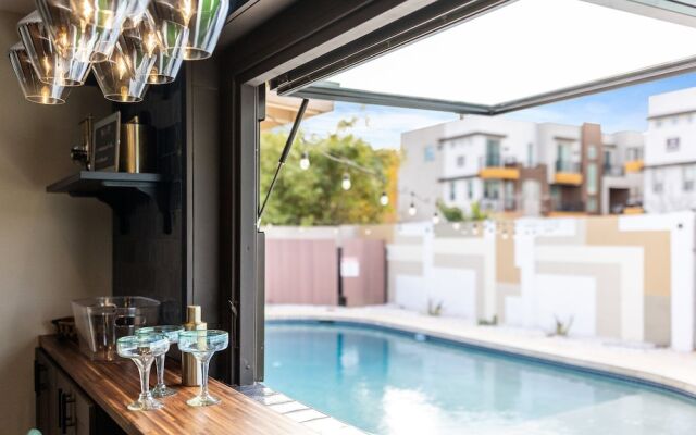 OldTown Lux 4BR/3BA HeatedPool+HotTub+GameRoom/14 by RedAwning