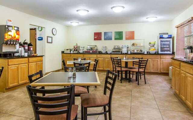 Quality Inn Macomb near University Area